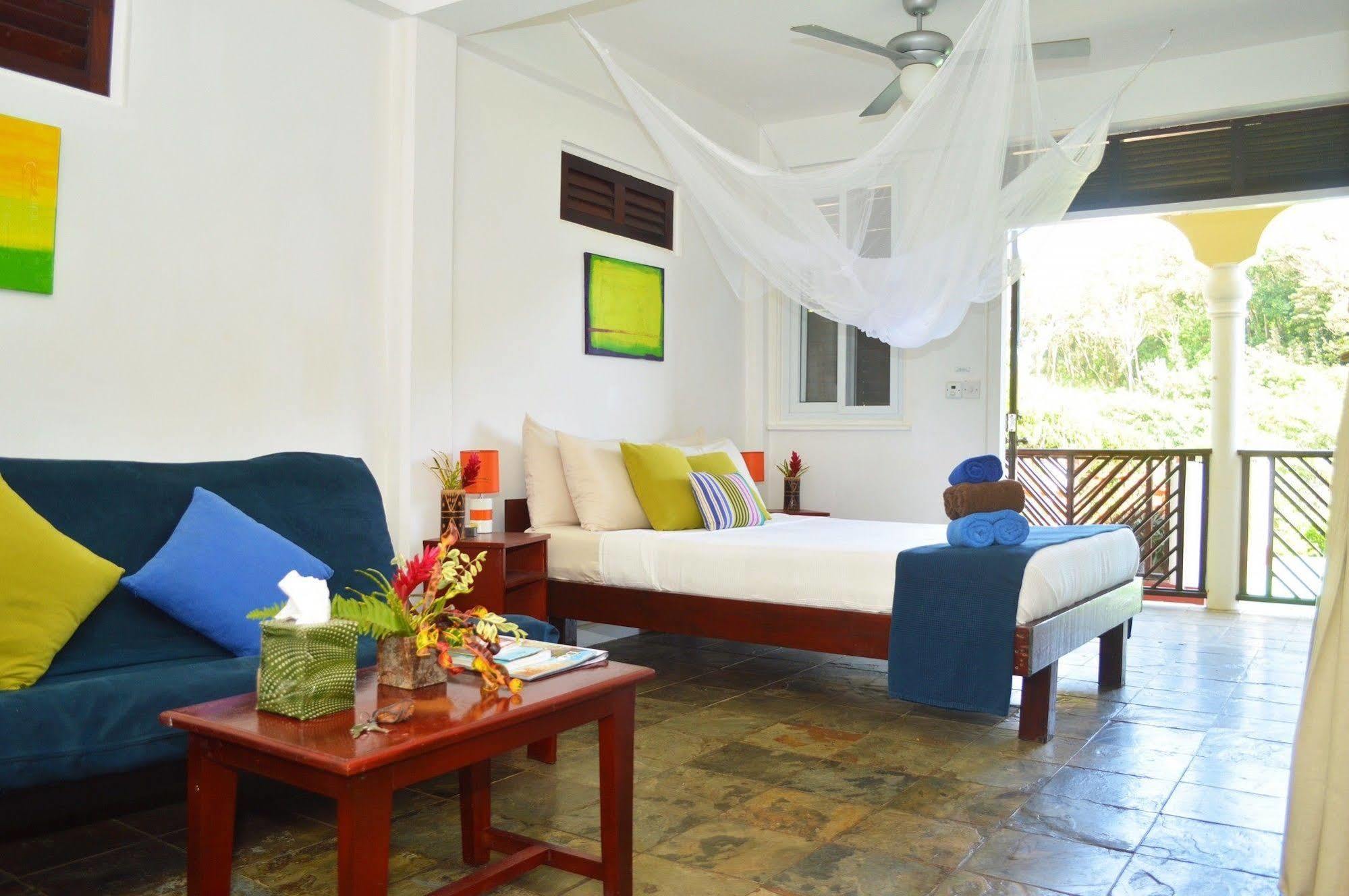Calibishie Cove Hotell Eksteriør bilde
